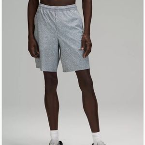 Lululemon Pace Breaker Short 9"
Lined